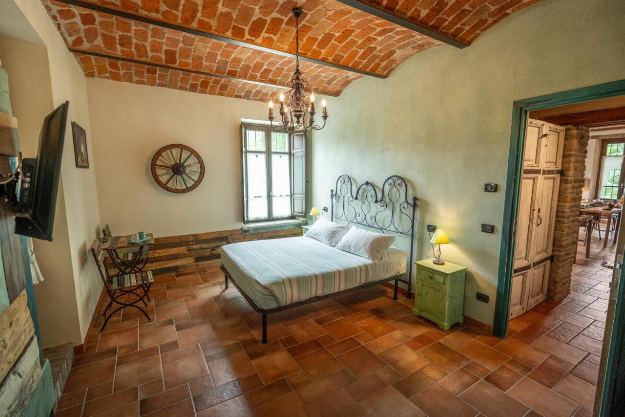 Gilda E I Suoi Amici Bed & Breakfast Neive Exterior photo